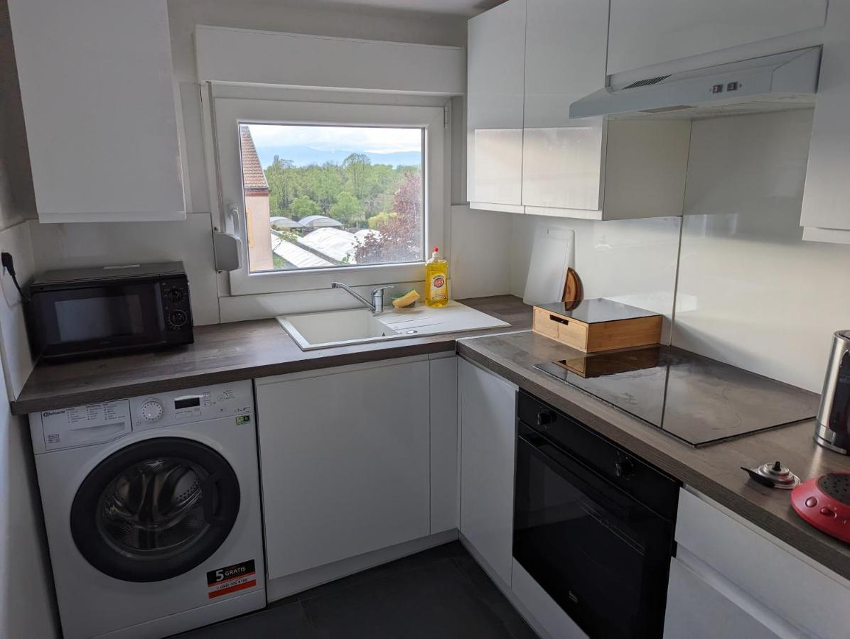 Le Vauban - 2 Chambres, Salon, Cuisine Equipee, Parking Et Wifi Gratuit Apartment *