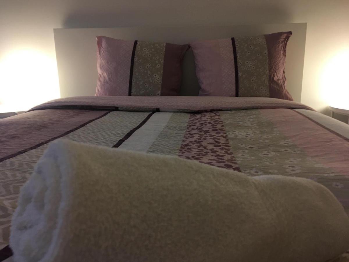 Apartment Le Vauban - 2 Chambres, Salon, Cuisine Equipee, Parking Et Wifi Gratuit *