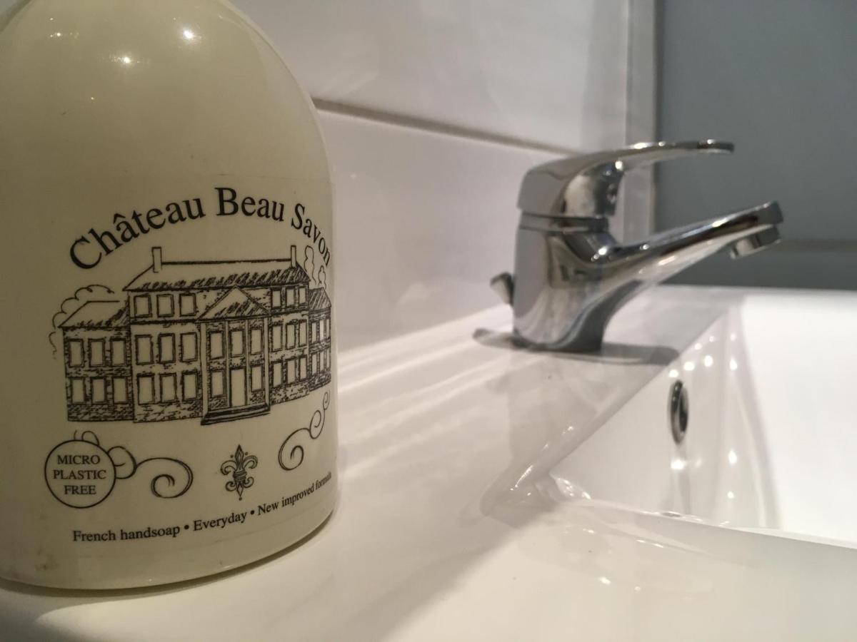 Le Vauban - 2 Chambres, Salon, Cuisine Equipee, Parking Et Wifi Gratuit Apartment